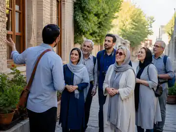 گردش گروهی در کوچه تاریخی
